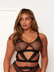 Tutti Threesome Seduction : Midnight Black