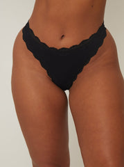 Blair Thong : Jet Black